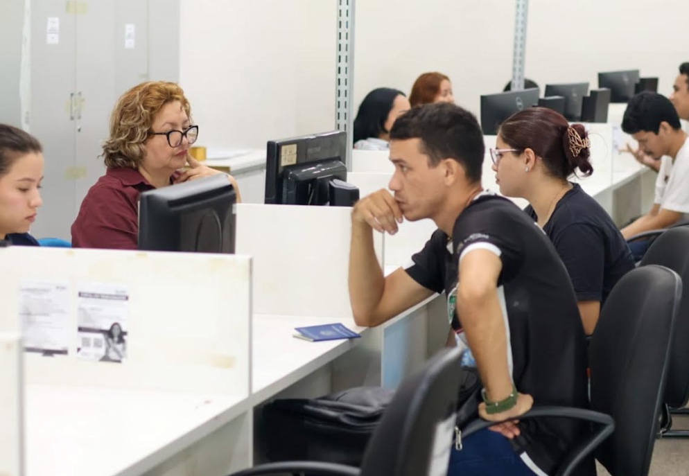 Atendente, pedreiro e mais: veja vagas de emprego no Sine Amazonas