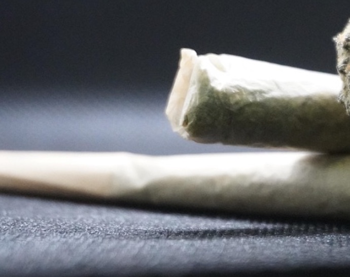 CMM aprova lei que proíbe consumo de maconha em locais públicos de Manaus