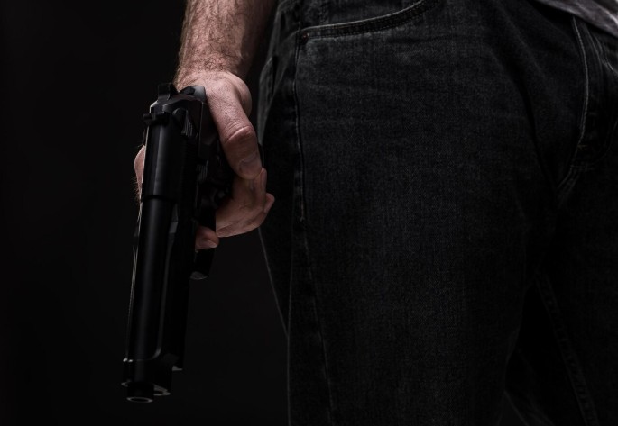 Grupo armado rende funcionários e assalta drogaria na Cachoeirinha