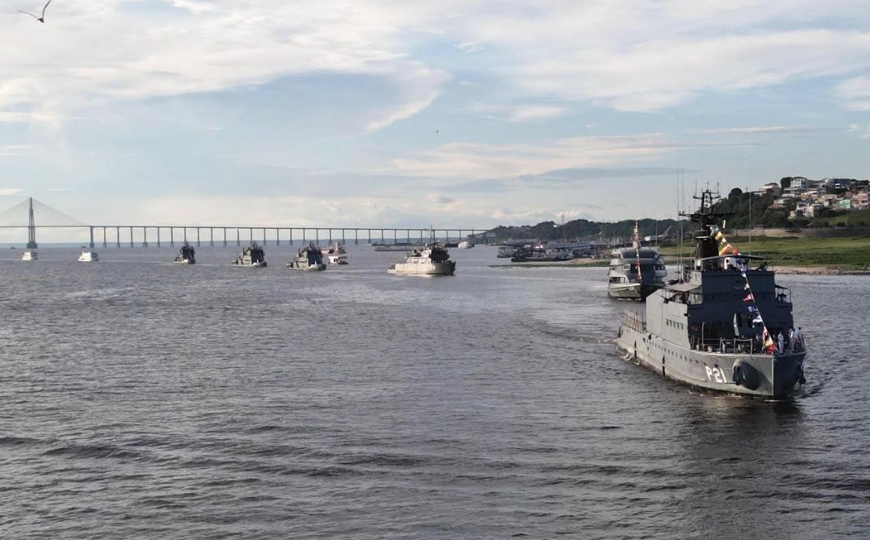 Navios da Marinha farão desfile em Manaus neste sábado