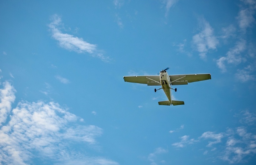 Seis estão desaparecidos após queda de avião na costa de San Diego