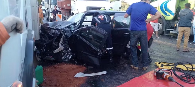 Irmãos morrem em acidente a caminho do velório da mãe