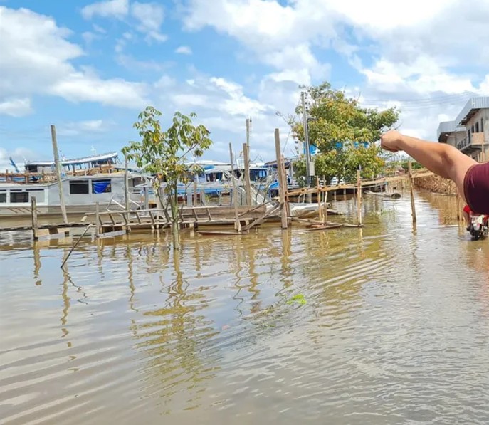 Manacapuru atinge cota de inundação severa após subida do rio Solimões
