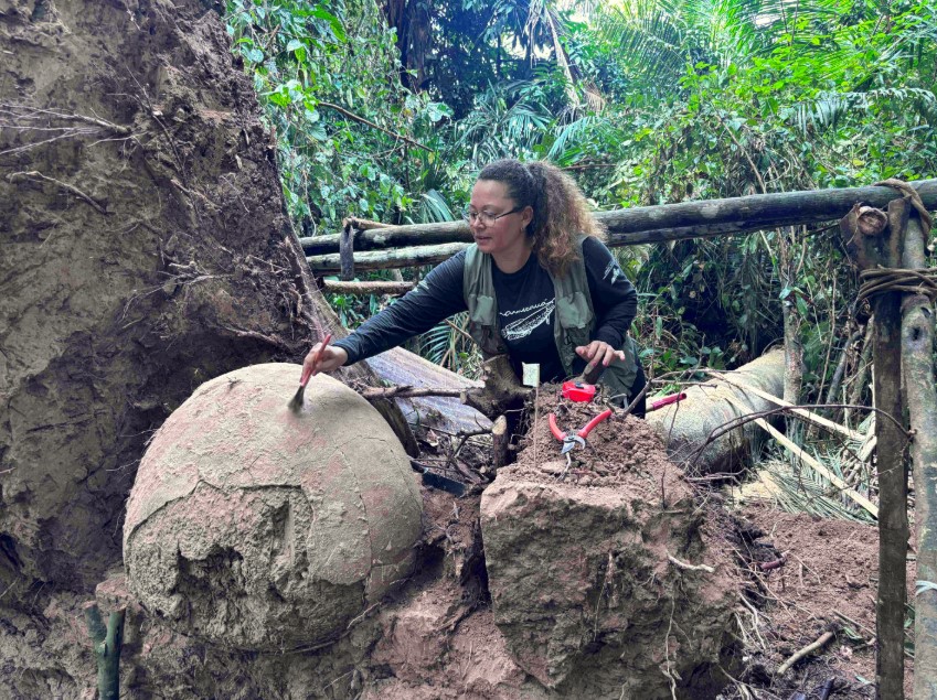 Urnas milenares e ossos humanos são encontrados em Fonte Boa