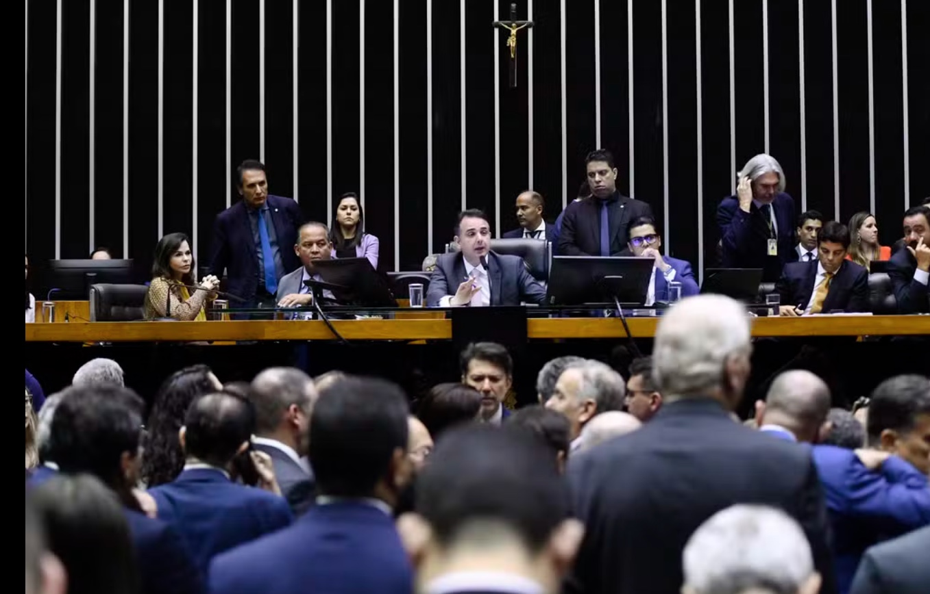 Congresso derruba vetos de Lula e retoma jabutis que elevam conta de luz