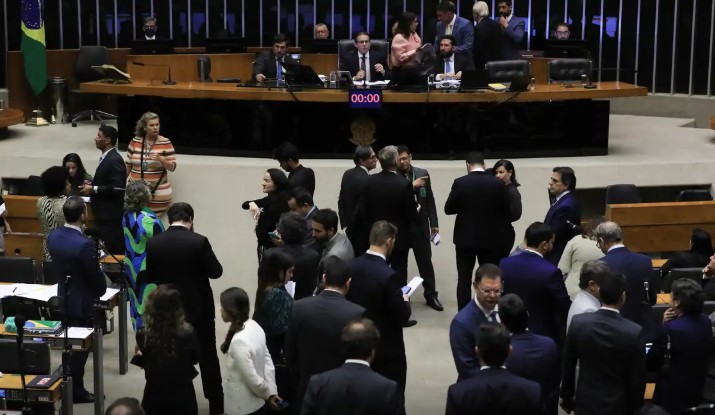 Senado derruba decreto de Lula sobre aumento do IOF