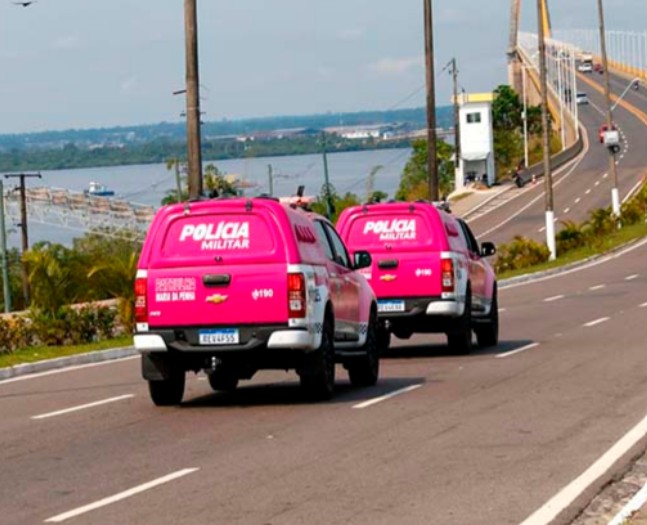 Homem é preso por agredir esposa na frente dos filhos no Tancredo Neves