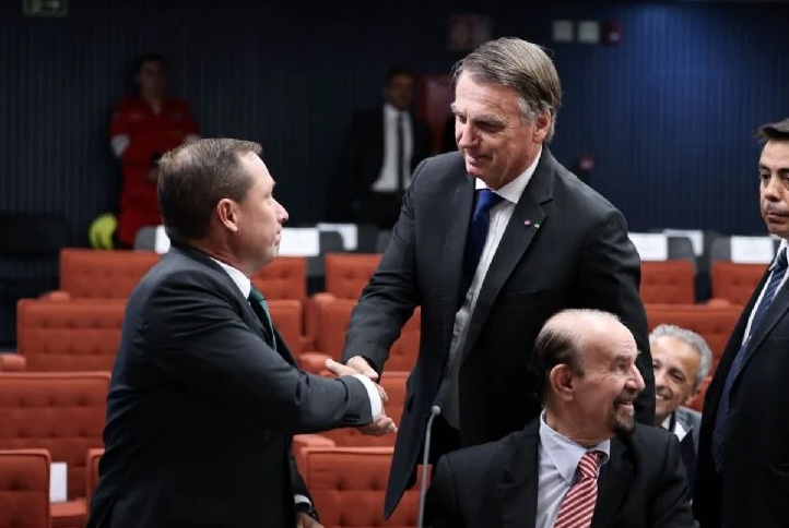 Cid acusa defesa de Bolsonaro de tentar acessar delação por meio de parente