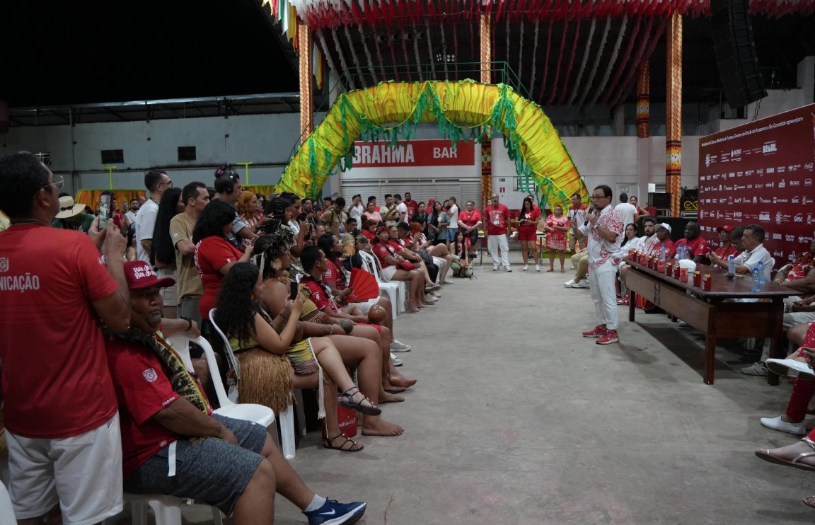 Garantido exalta diversidade e resistência popular no Festival de Parintins