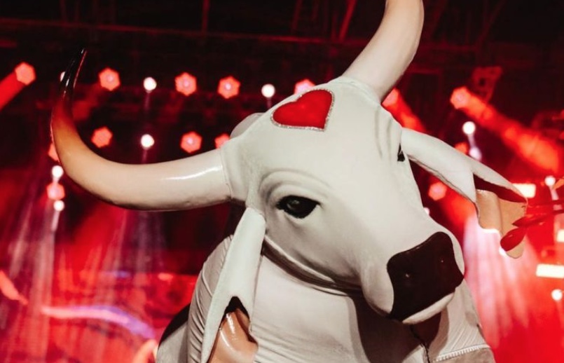 Justiça nega pedido do Garantido e mantém jurados do Festival de Parintins 