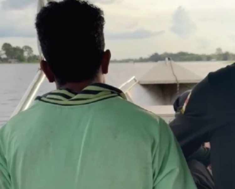 Criança é transferida para Manaus com queimaduras graves após ataque de padrasto em Autazes