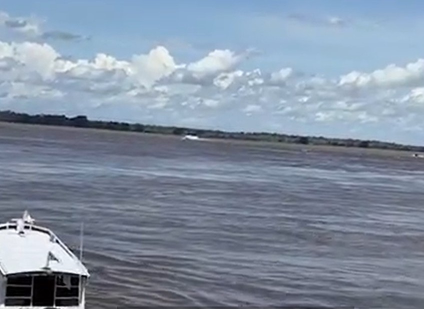 Canoa com duas crianças naufraga no Rio Amazonas em Itacoatiara