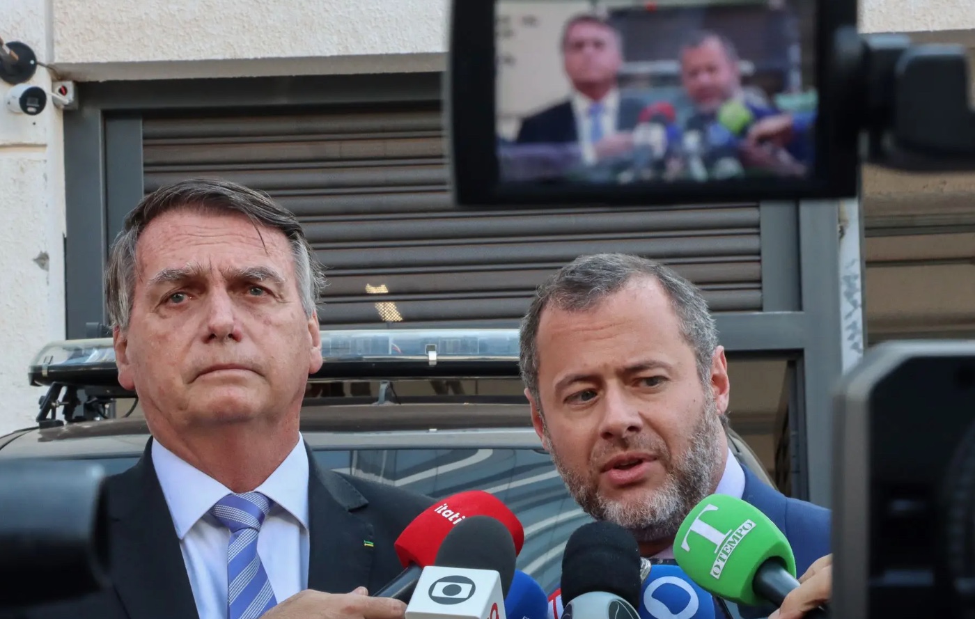 Advogados de Bolsonaro e ex-assessor depõem à PF sobre tentativa de golpe