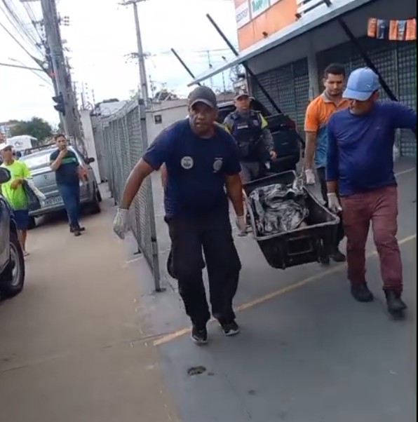 Homem morre eletrocutado enquanto pintava fachada de loja no São José