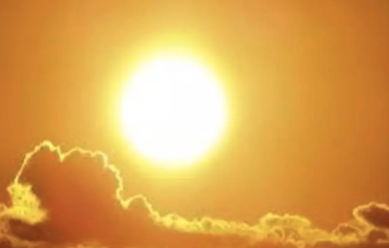 Onda de calor na Europa mata 8 e fecha Torre Eiffel para visitação