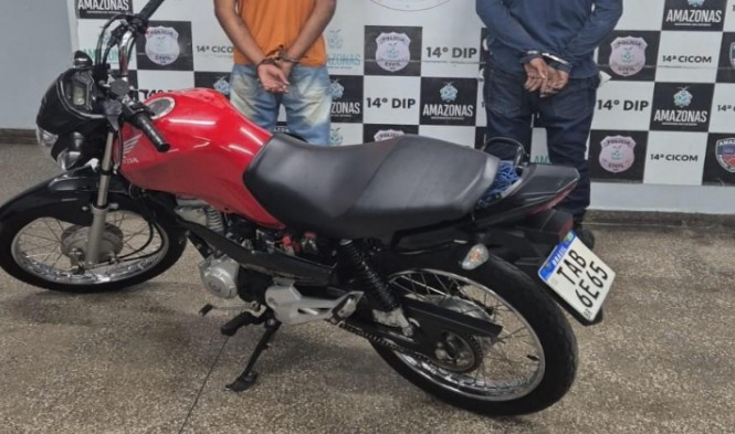 Dupla é presa ao ser flagrada desmontando moto roubada no Tancredo Neves