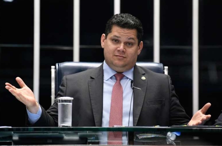 Presidente do Senado propõe restringir ações de partidos no STF