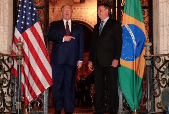 Trump defende Bolsonaro e diz que ex-presidente é vítima de perseguição