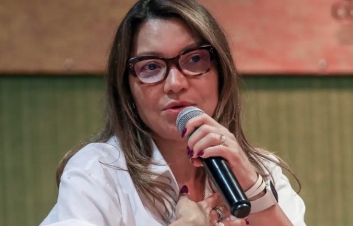 Janja reage a pergunta sobre tarifas de Trump: "Ai, esses vira-latas"