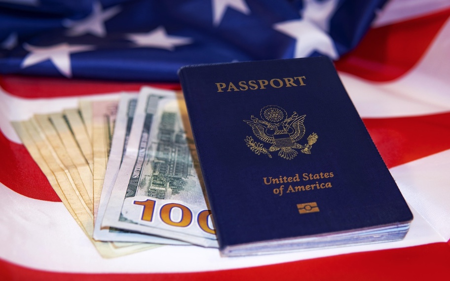 EUA vão cobrar taxa extra de US$ 250 para emissão de visto