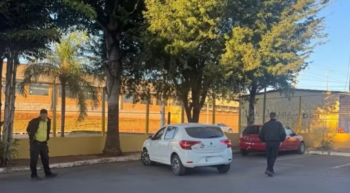 Mulher dirige até o Detran para tirar CNH e leva multa de R$ 880 no DF