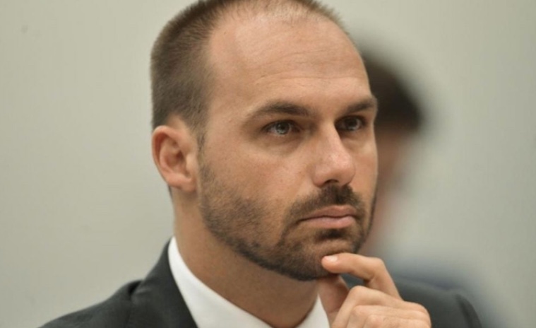 Eduardo Bolsonaro chama Moraes de "ditador" após bloqueio de bens