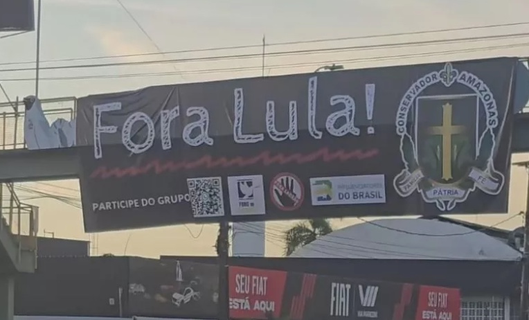 Manifestantes protestam contra Lula e Moraes com buzinaço em Manaus