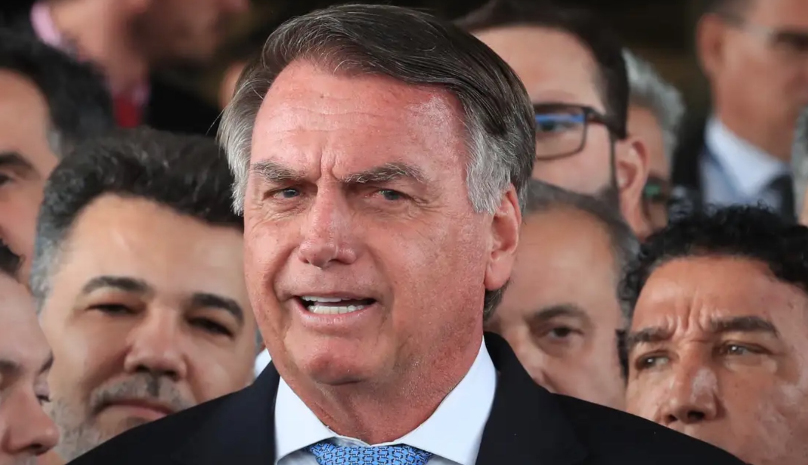 Bolsonaro desiste de ir à Câmara após Moraes ameaçar prisão