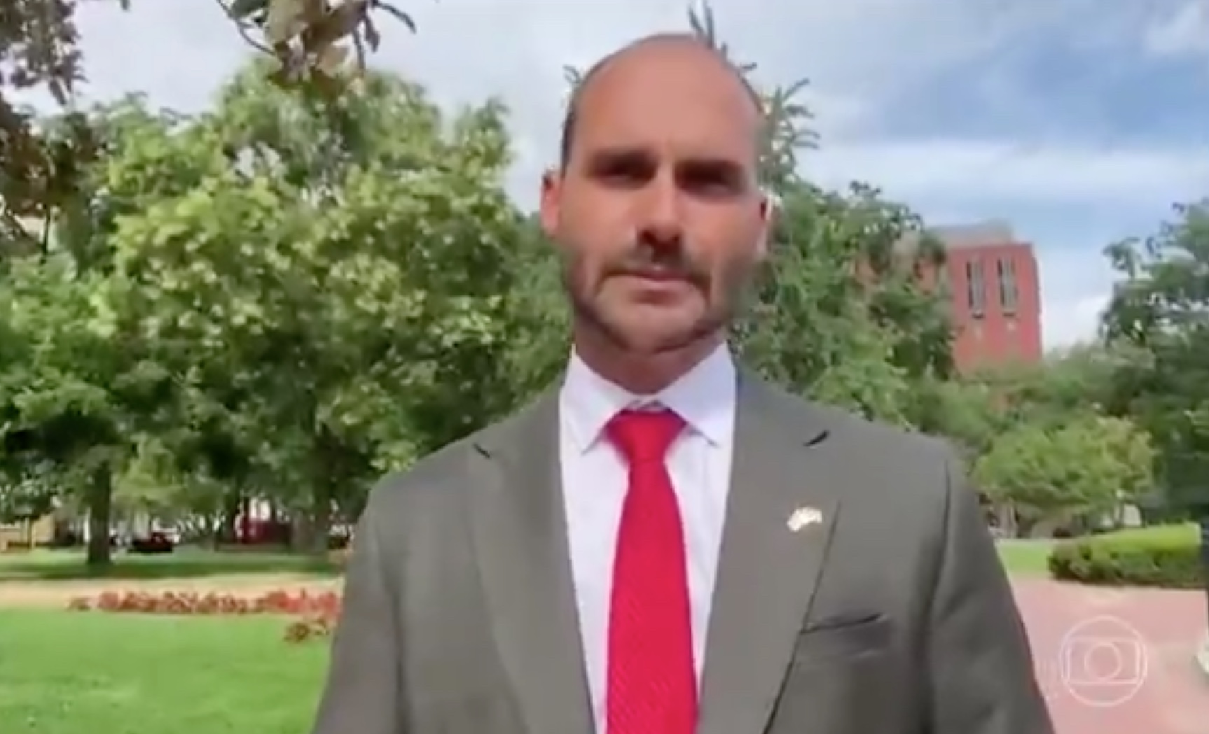 Eduardo Bolsonaro admite que buscou sanções contra Moraes nos EUA