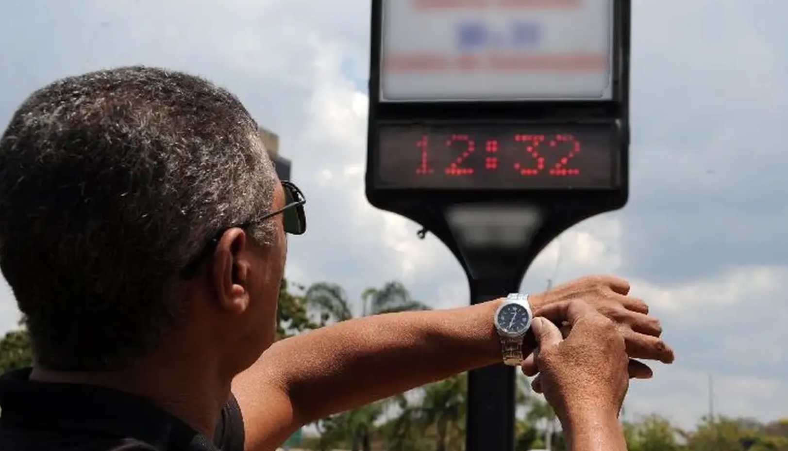 Deputados querem fim definitivo do horário de verão por risco à saúde