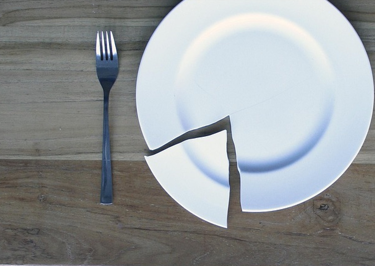 Homem se revolta por não ter almoço e asfixia mulher em Manaus