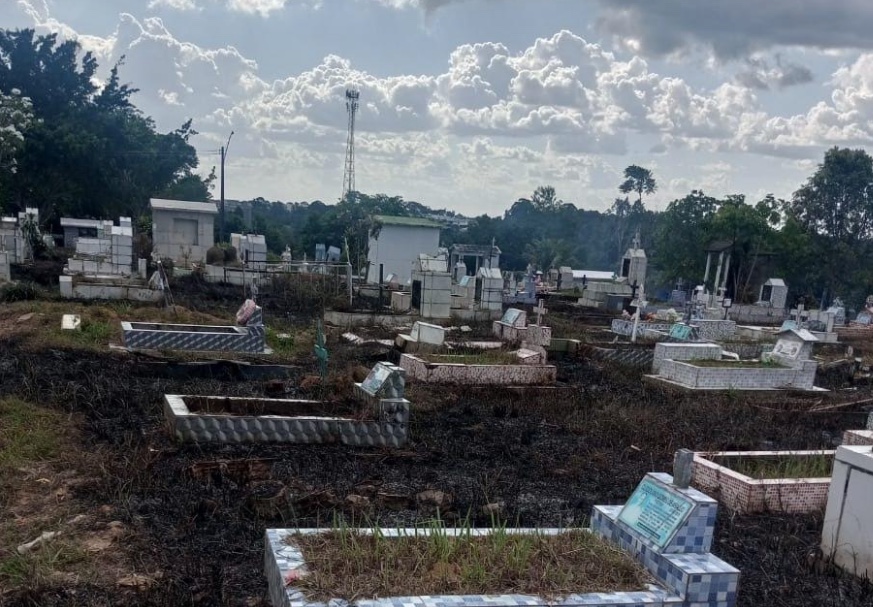 Após incêndio, velas não podem mais ser acesas em sepulturas de Manaus