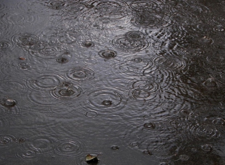 Desabamentos e alagamentos são registrados durante chuva em Manaus
