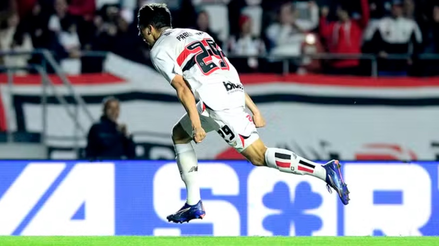 São Paulo vence o Athletico por 2 a 1 no Morumbis