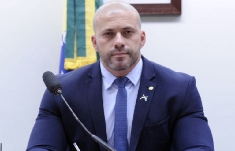 Defesa pede transferência urgente de Daniel Silveira para hospital no RJ