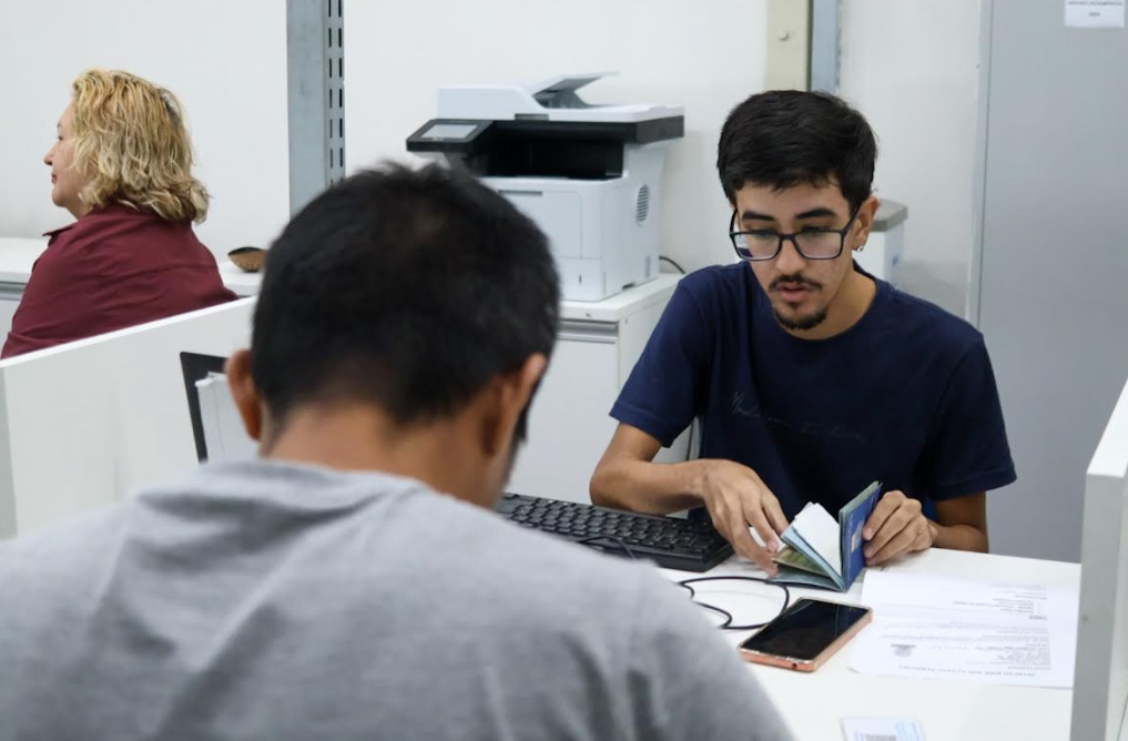 Jardineiro, estoquista e mais: veja vagas disponíveis no Sine Amazonas