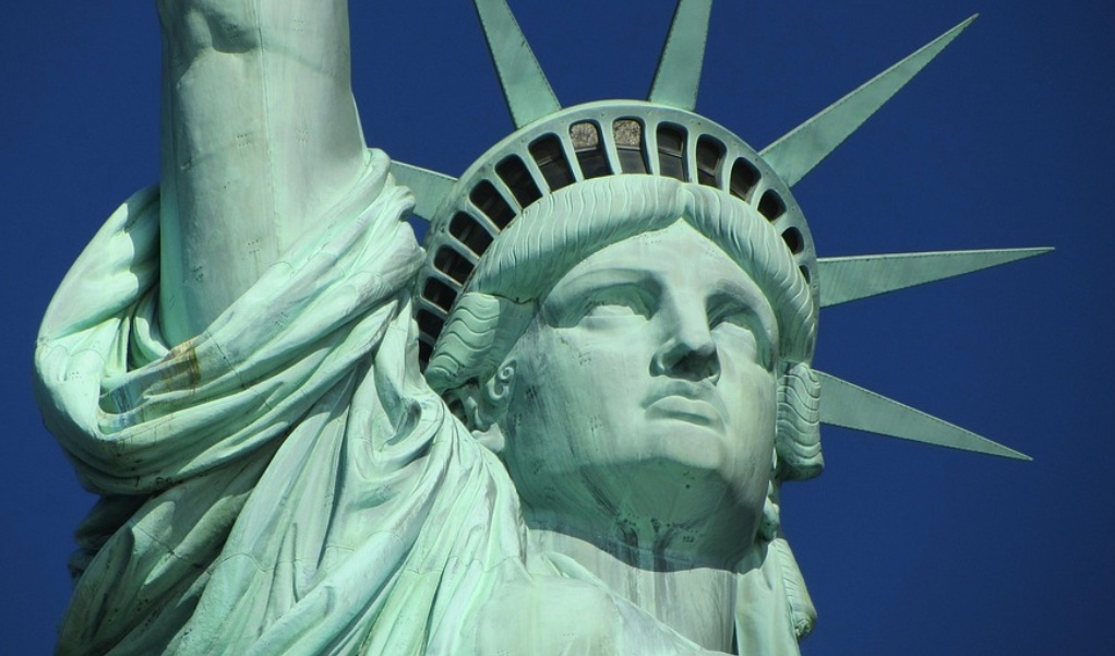 EUA podem passar a exigir taxa de até R$ 82 mil para vistos de turismo e negócios