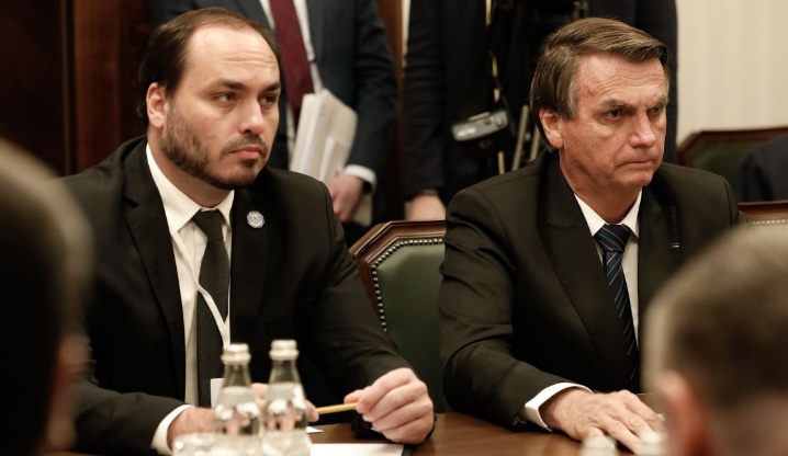 Carlos Bolsonaro é internado após prisão domiciliar do pai, Jair Bolsonaro
