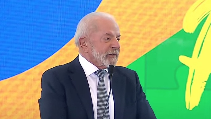 Lula diz que salário de R$ 46 mil como presidente "não é muito"