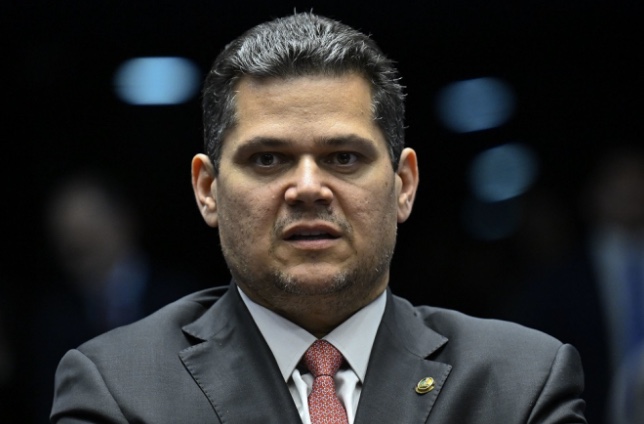 Impeachment de ministros do STF vai além de "números", diz Alcolumbre