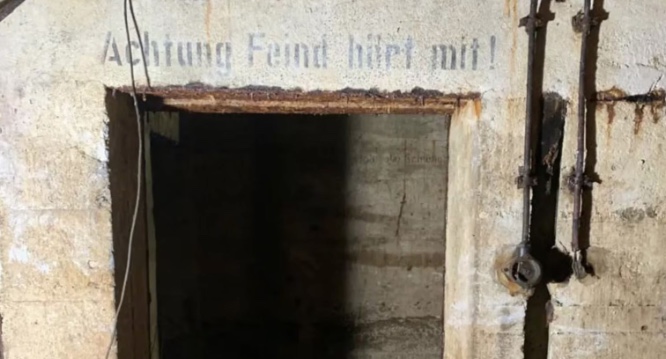 Casal escava e encontra bunker nazista em propriedade no Canal da Mancha