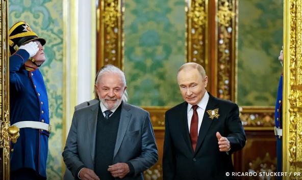 Putin liga para Lula e conversa sobre guerra