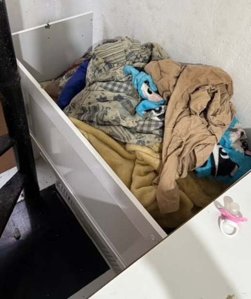 Mãe abandona filhos para ir a baile funk e bebê acaba morto no Rio