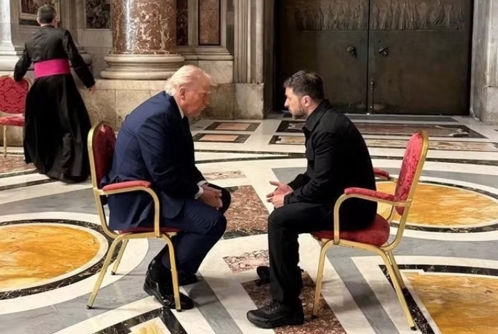 Ucrânia terá de ceder território para Putin, insiste Trump