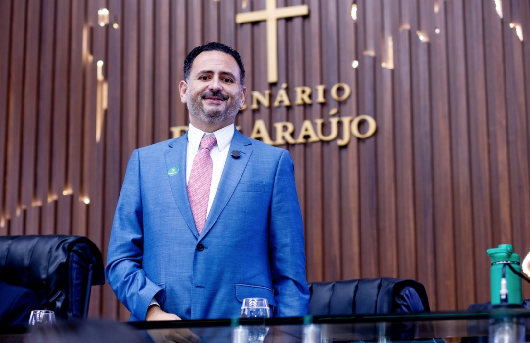 Marco Aurélio Choy é homenageado na Aleam pelo Dia do Advogado