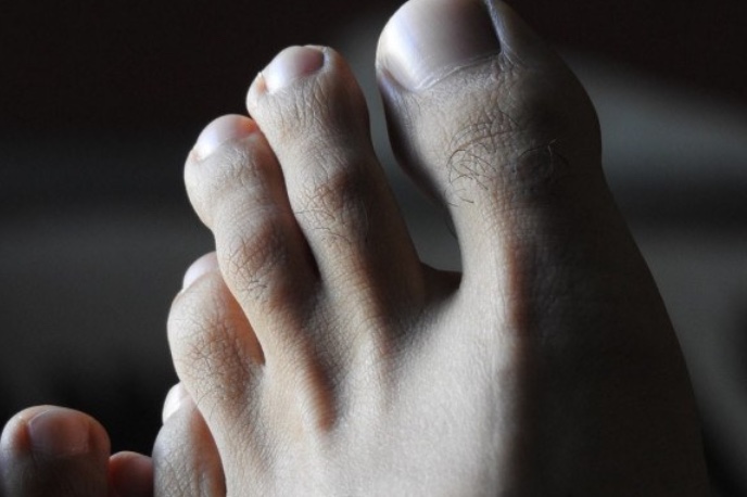 Homem morre esmagado pela companheira em acidente doméstico