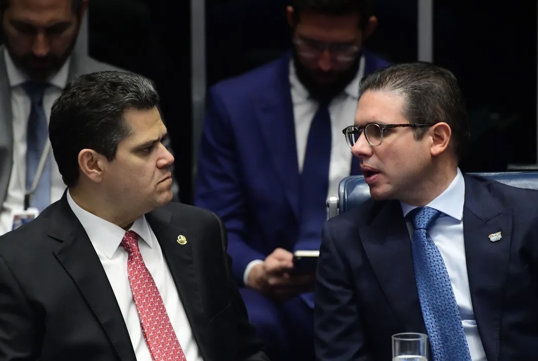 Oposição vira jogo e elege presidente e relator da CPMI do INSS