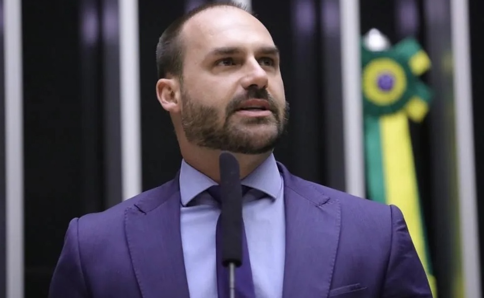 "Vivo sob a jurisdição americana", diz Eduardo após ser indiciado pela PF 