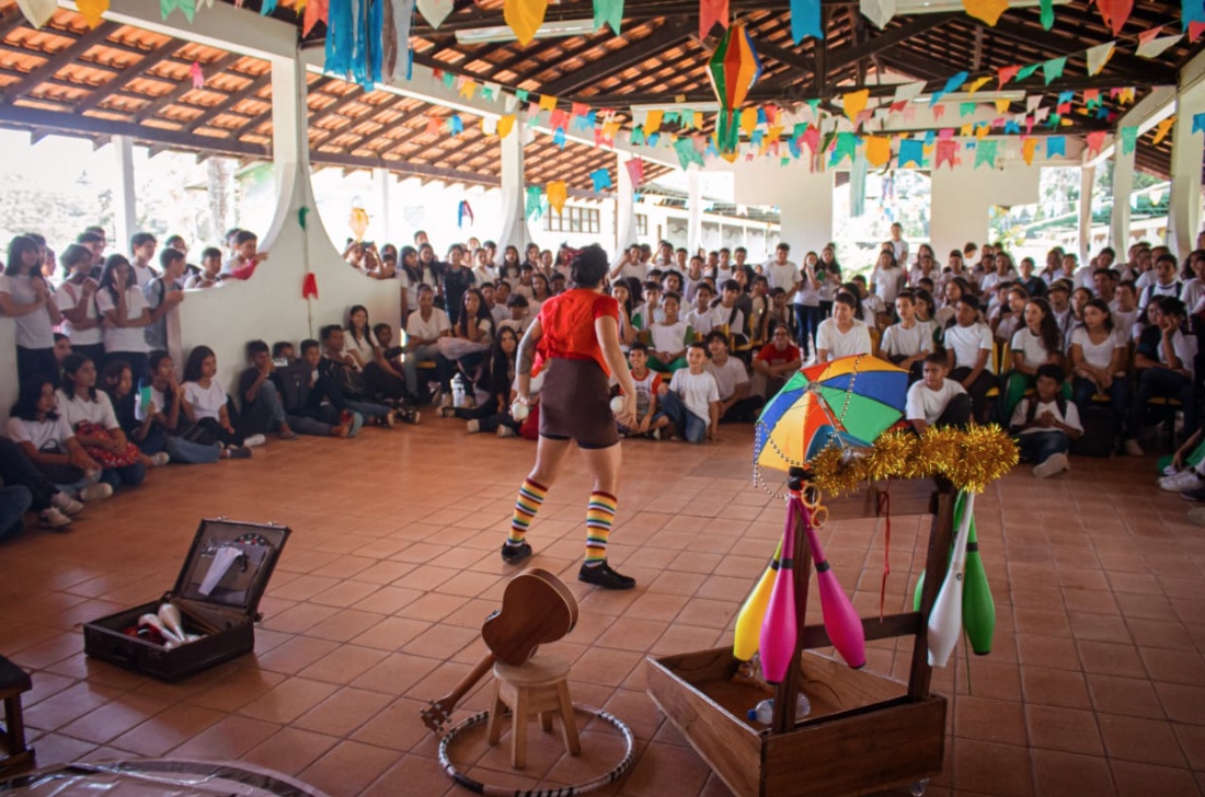 'Laboratório Rojo' oferece oficinas de malabarismo no Sou Manaus 2025