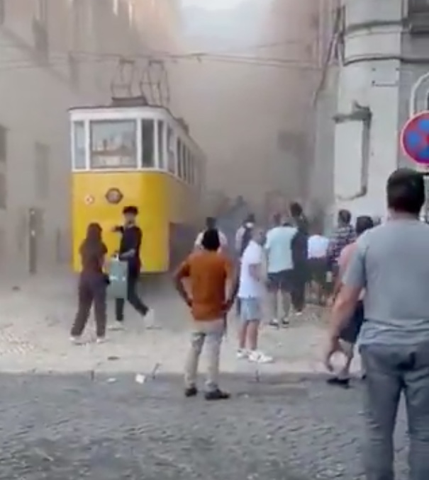 Homem dado como morto em acidente de bondinho em Lisboa é encontrado vivo